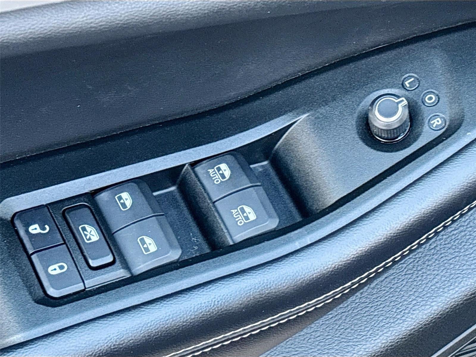 2024 Jeep GRAND CHEROKEE Base