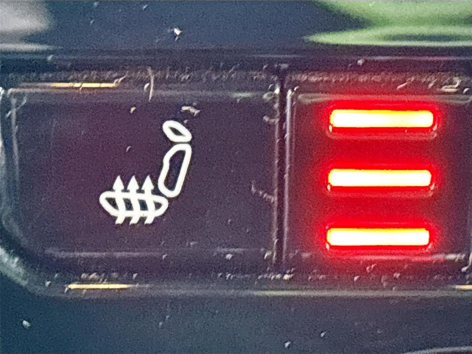 2024 Jeep GRAND CHEROKEE Base