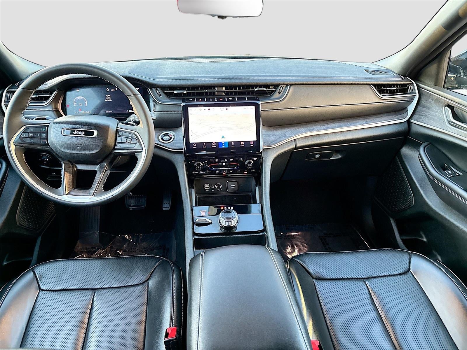 2024 Jeep GRAND CHEROKEE Base