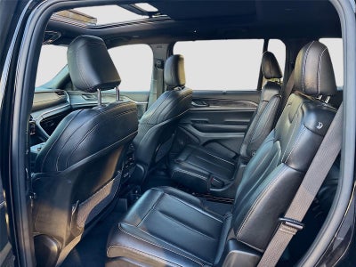 2024 Jeep GRAND CHEROKEE Base