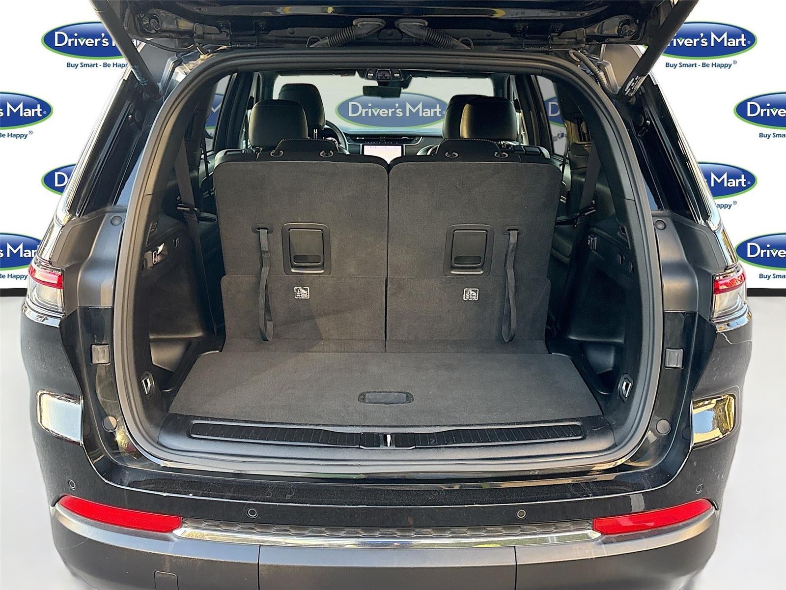 2024 Jeep GRAND CHEROKEE Base