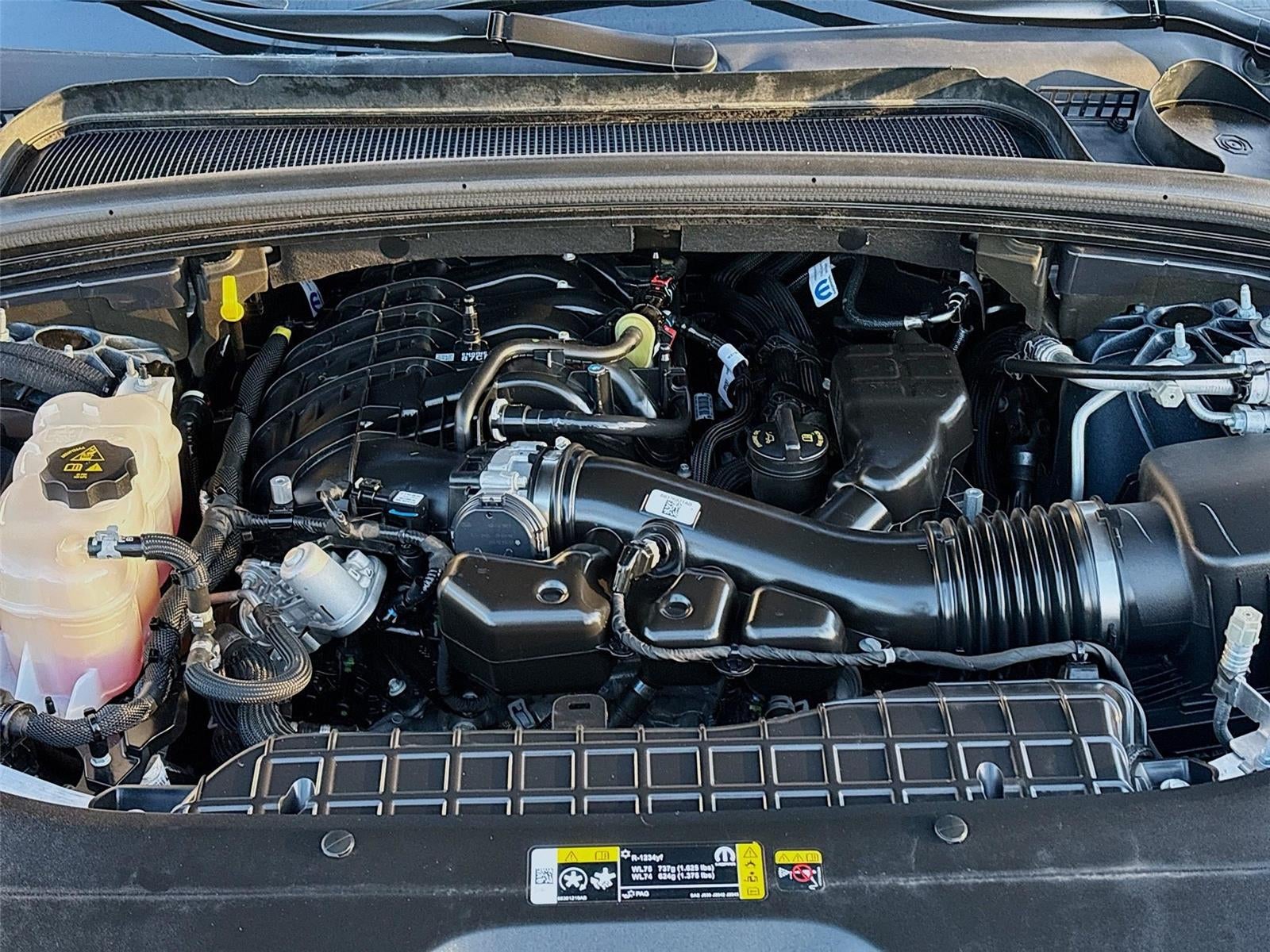 2024 Jeep GRAND CHEROKEE Base