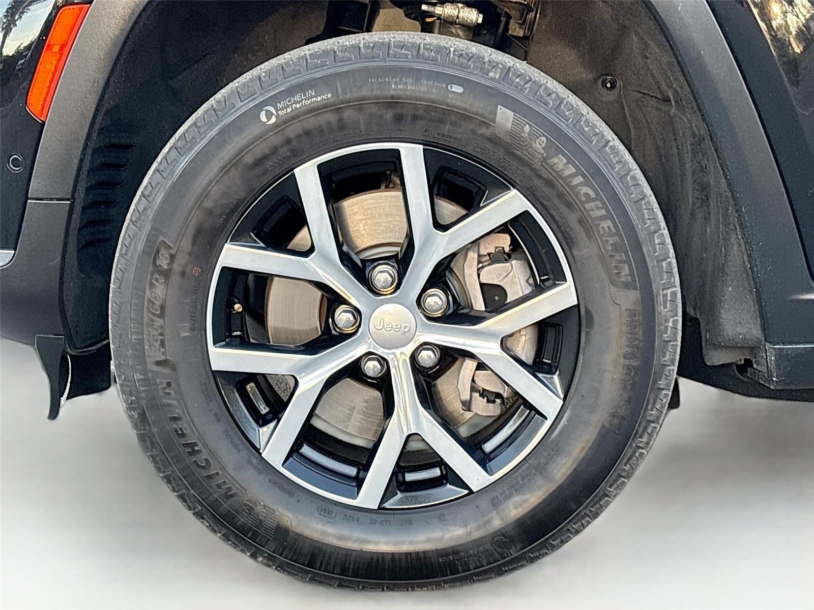 2024 Jeep GRAND CHEROKEE Base