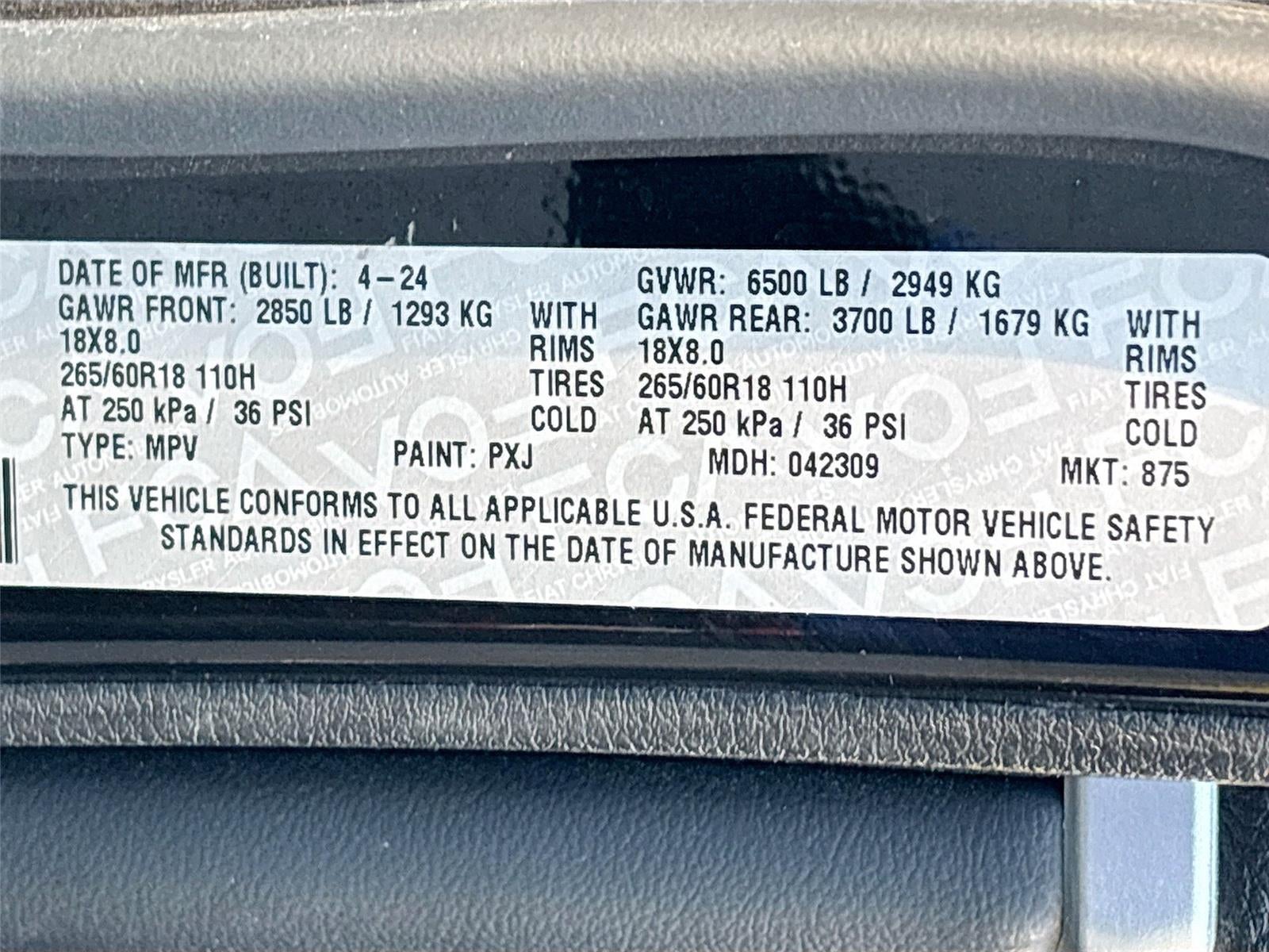 2024 Jeep GRAND CHEROKEE Base