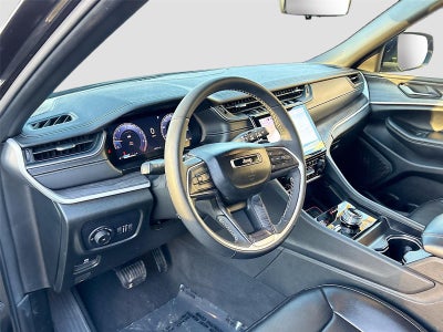 2024 Jeep GRAND CHEROKEE Base