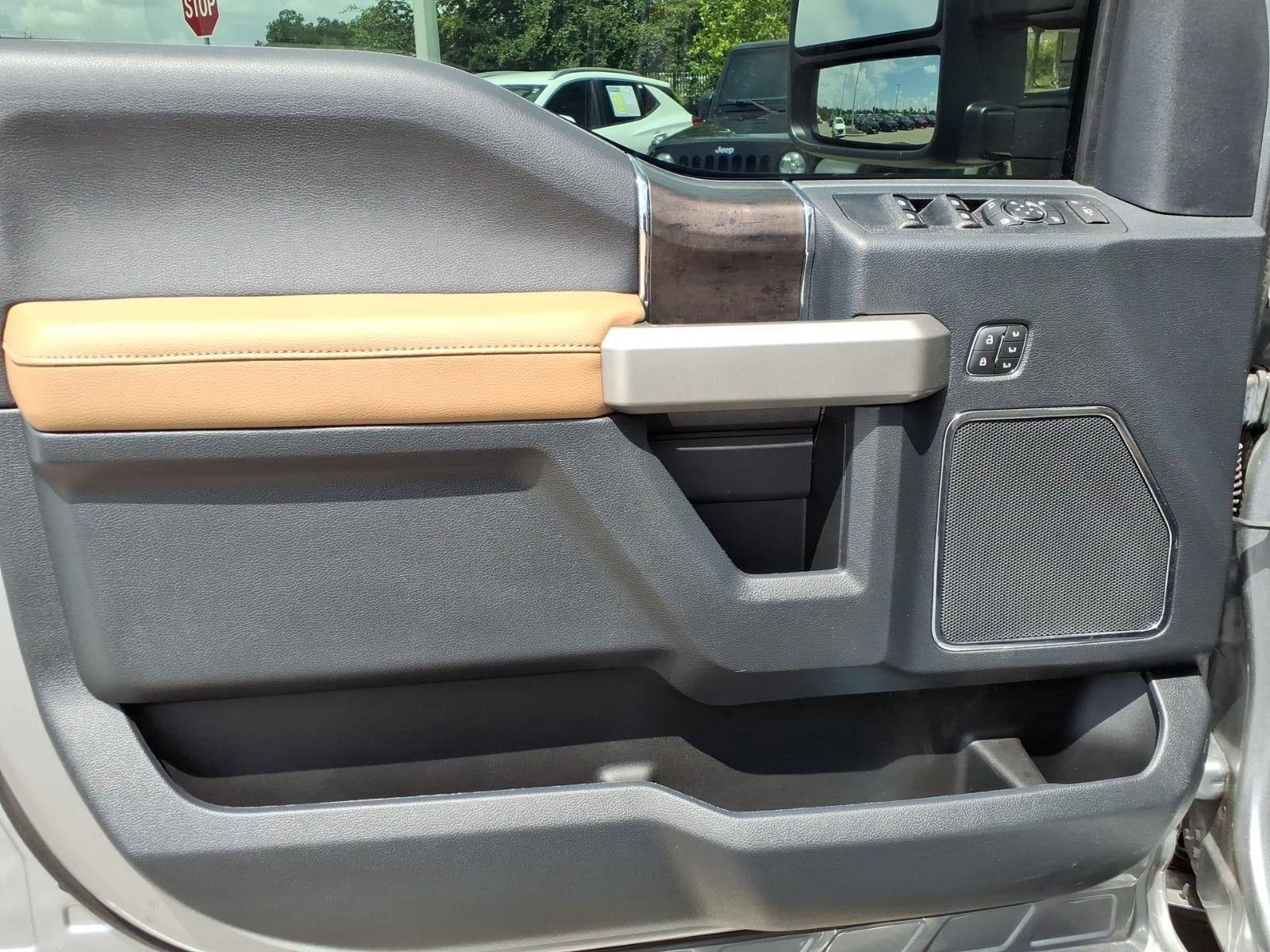 2022 Ford Super Duty F-350 Drw LARIAT