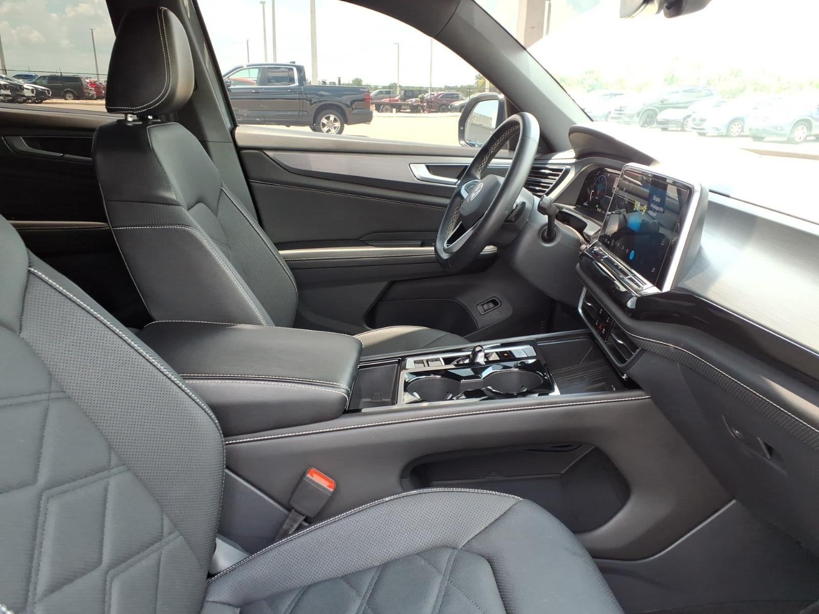 2025 Volkswagen Atlas Cross Sport 2.0T SE w/Technology