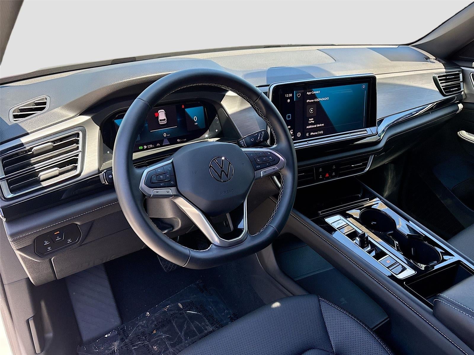 2025 Volkswagen Atlas Cross Sport 2.0T SE w/Technology