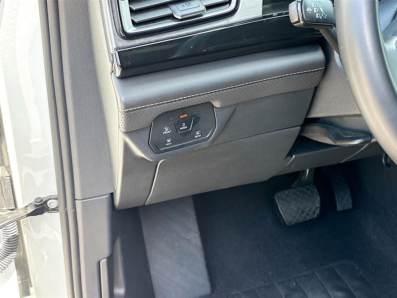 2025 Volkswagen Atlas Cross Sport 2.0T SE w/Technology