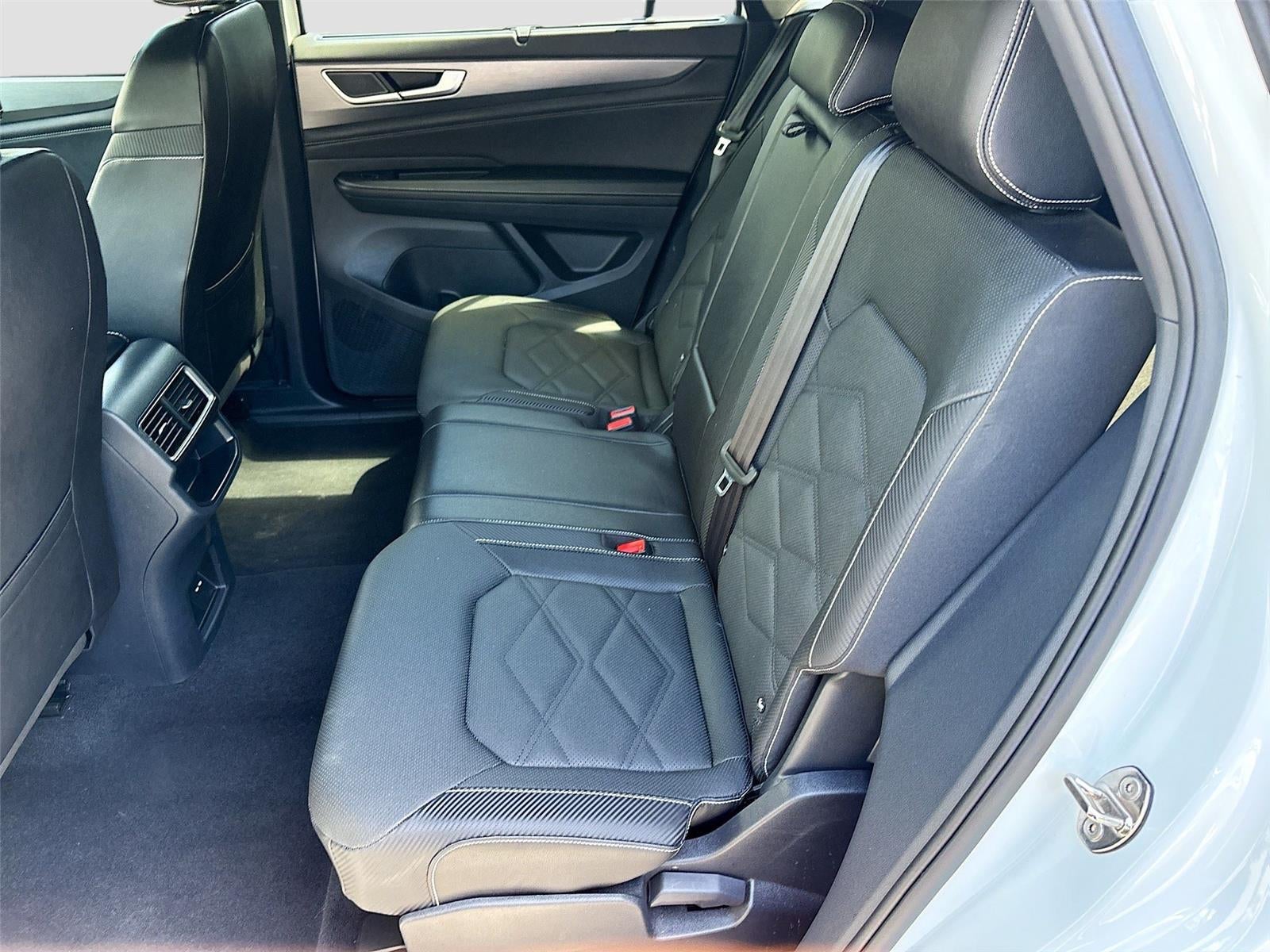 2025 Volkswagen Atlas Cross Sport 2.0T SE w/Technology