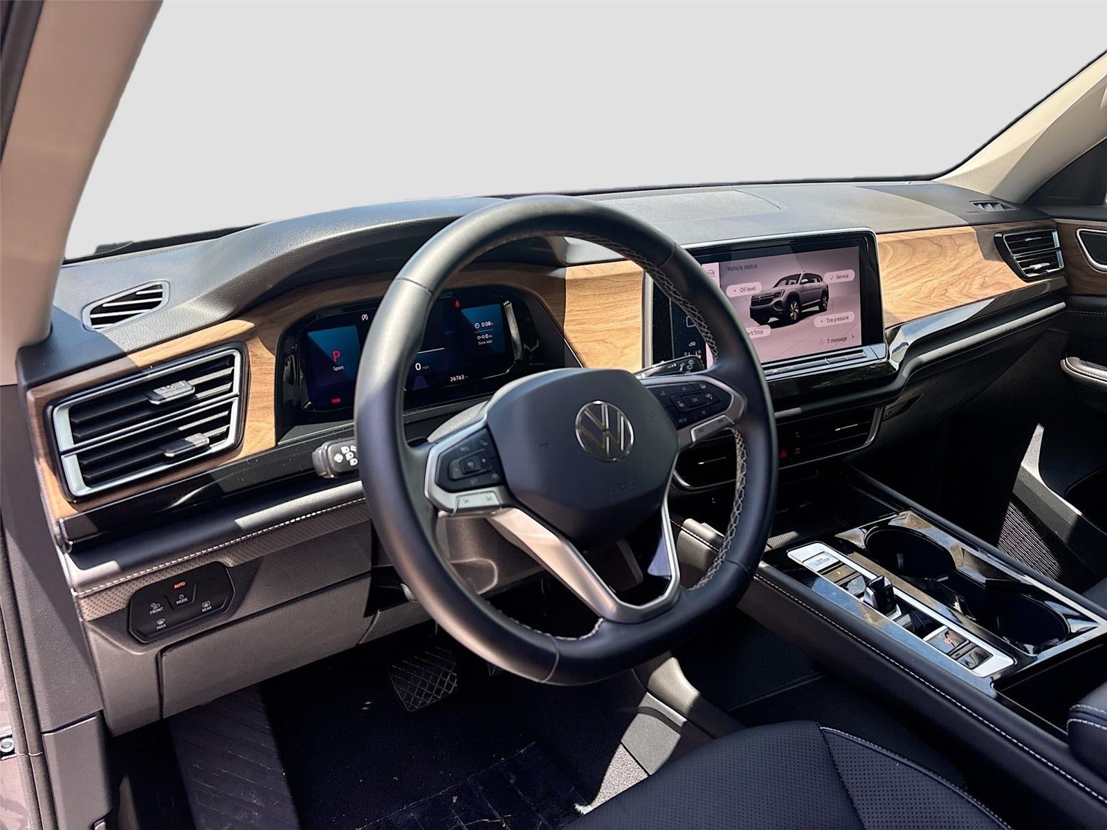 2025 Volkswagen Atlas 2.0T SE w/Technology