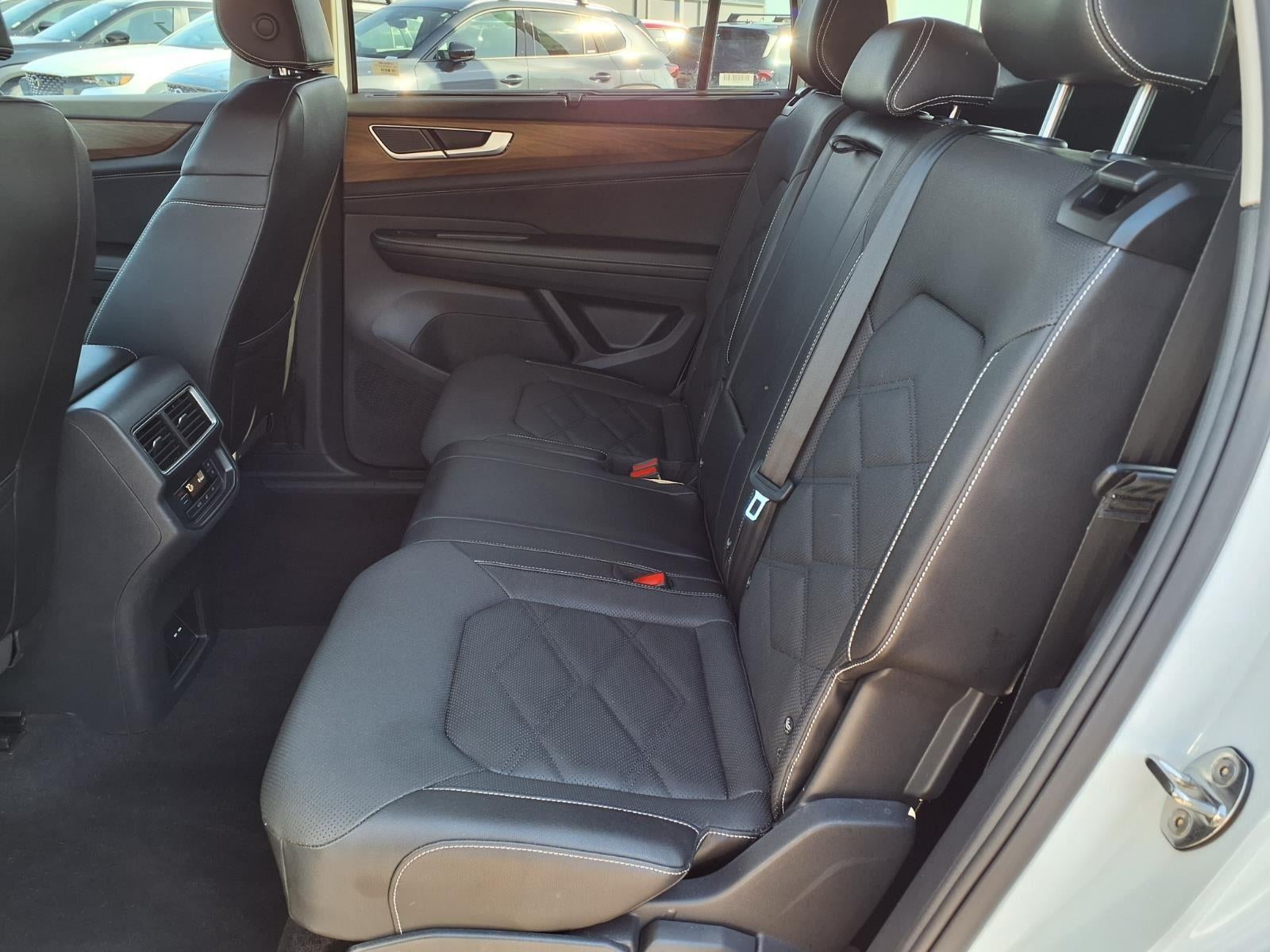 2025 Volkswagen Atlas 2.0T SE w/Technology