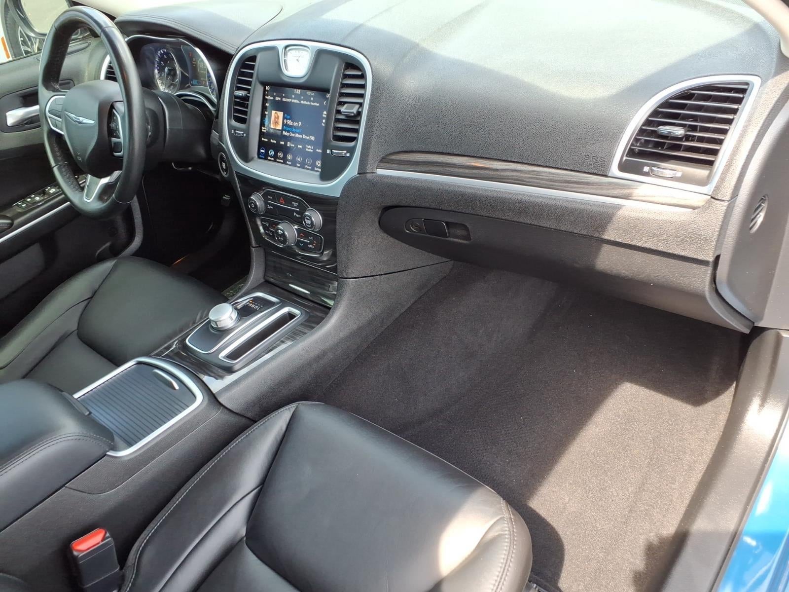 2022 Chrysler 300 Touring L
