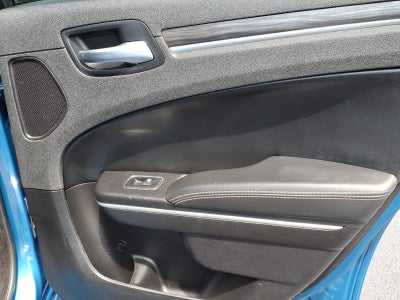 2022 Chrysler 300 Touring L