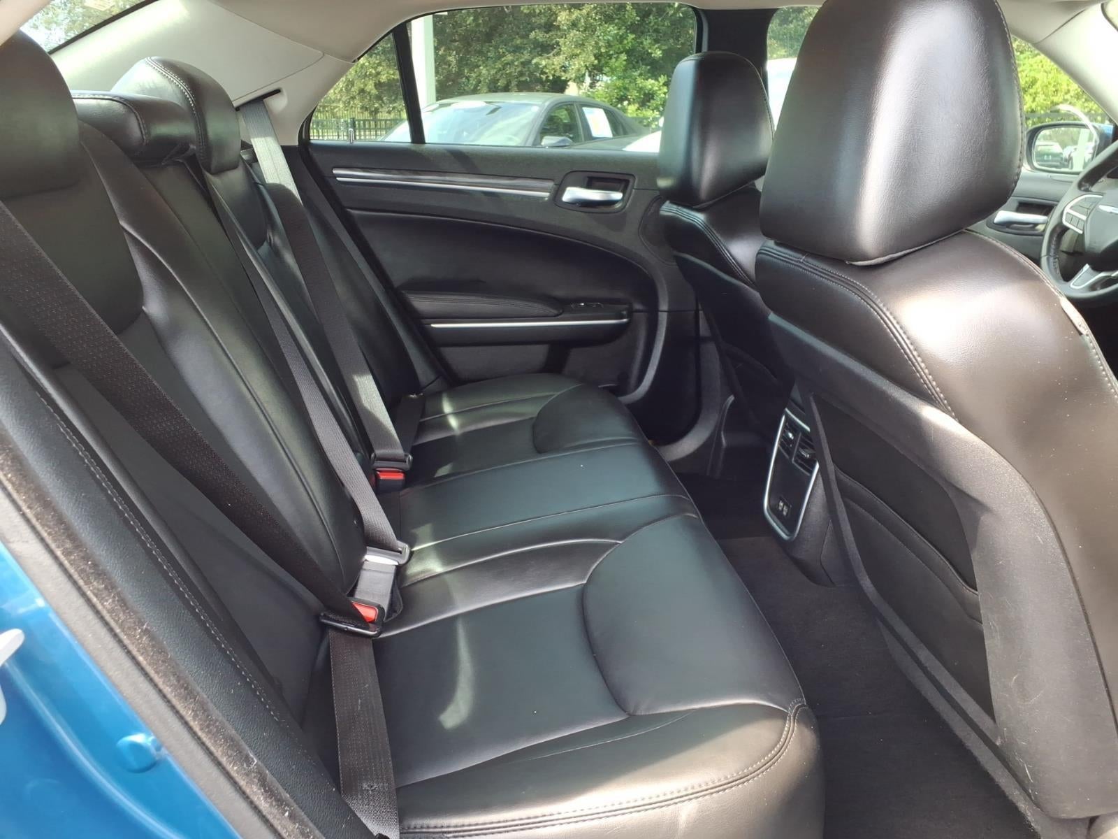 2022 Chrysler 300 Touring L