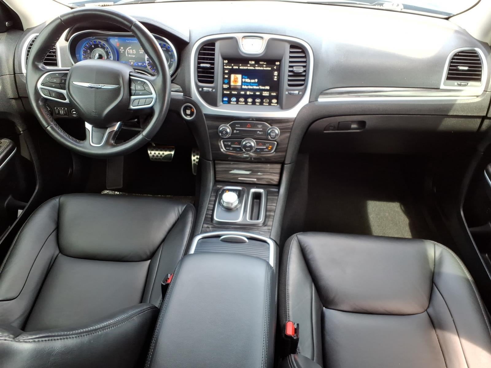2022 Chrysler 300 Touring L