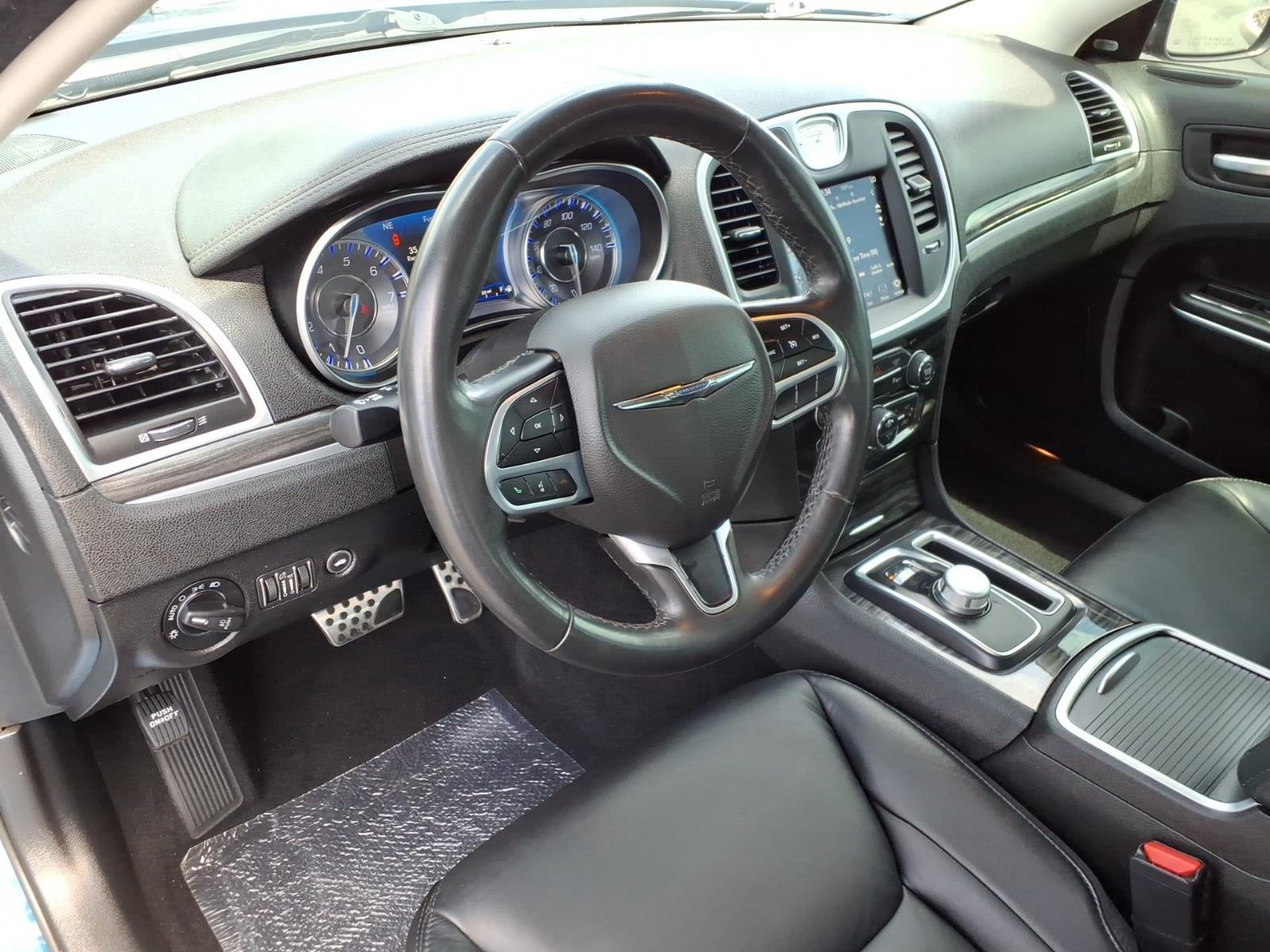 2022 Chrysler 300 Touring L