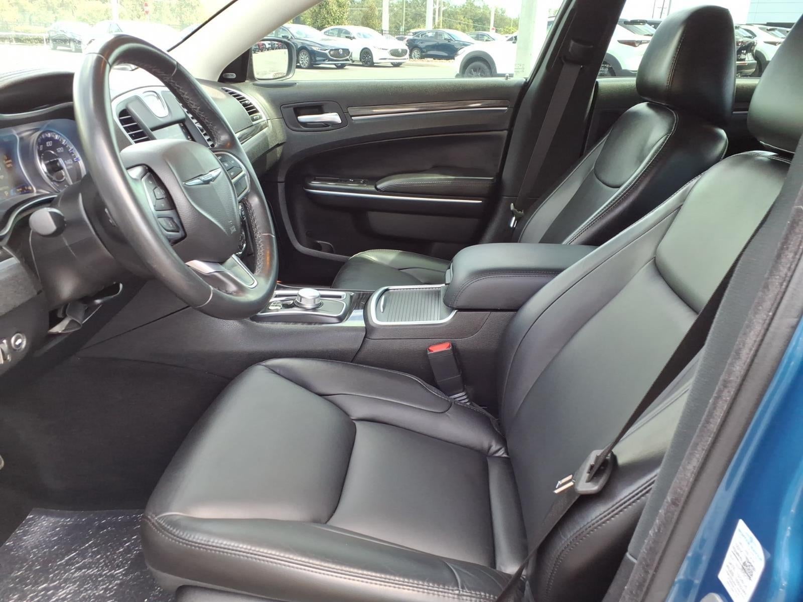 2022 Chrysler 300 Touring L