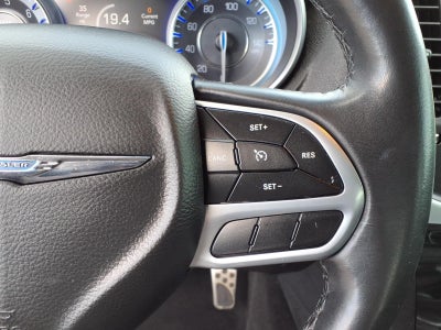2022 Chrysler 300 Touring L