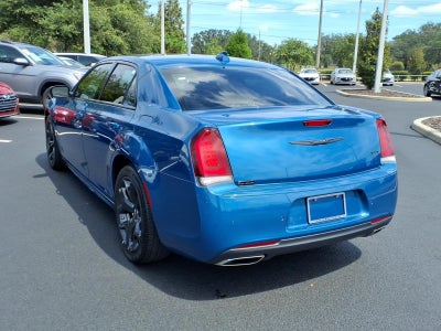 2022 Chrysler 300 Touring L