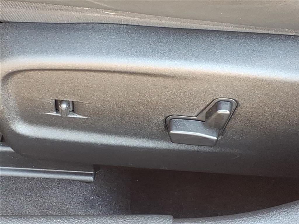 2023 Chrysler 300 300C