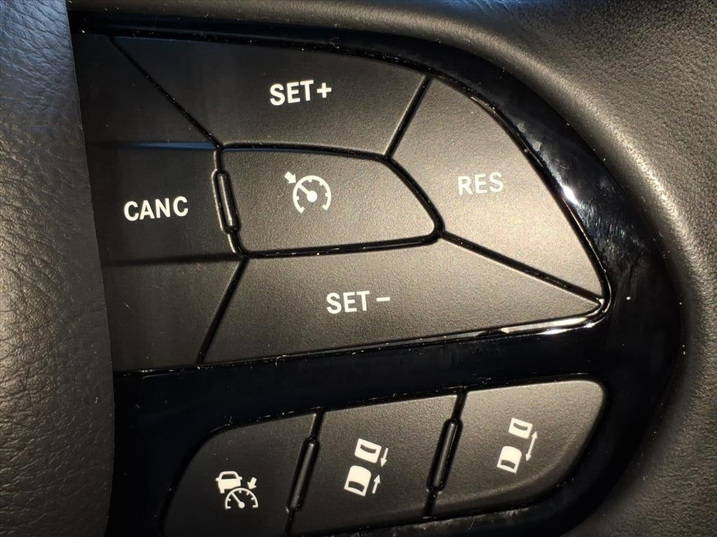 2023 Chrysler 300 300C