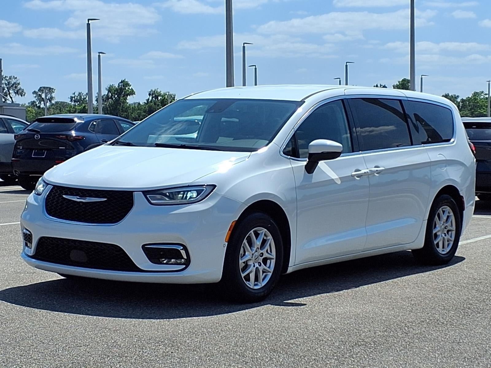 2023 Chrysler Pacifica Touring L