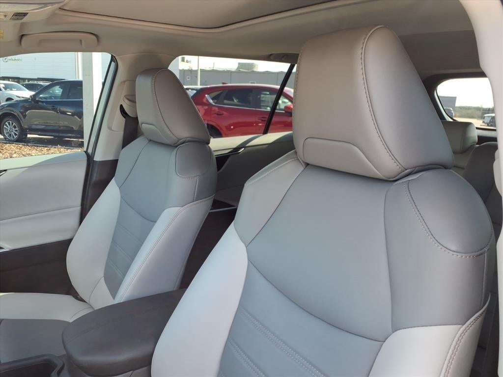 2022 Toyota RAV4 XLE Premium