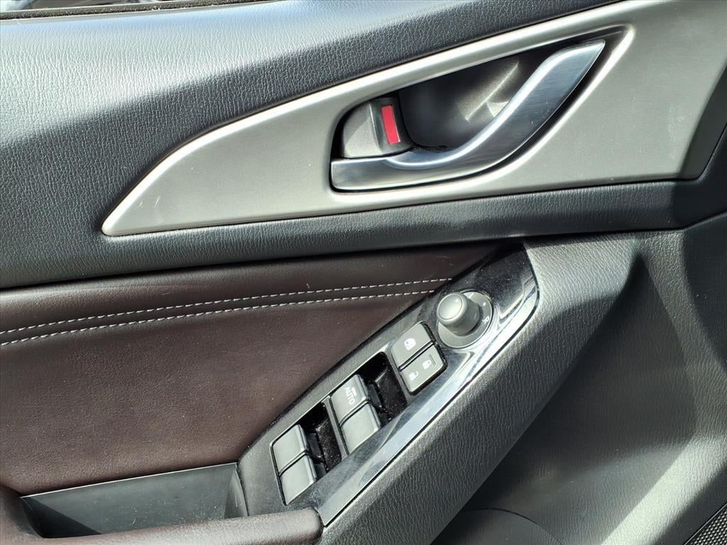 2017 Mazda Mazda3 5-Door Touring