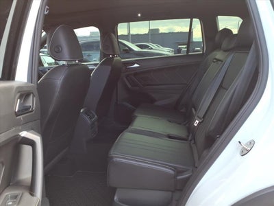 2022 Volkswagen Tiguan SE R-Line Black