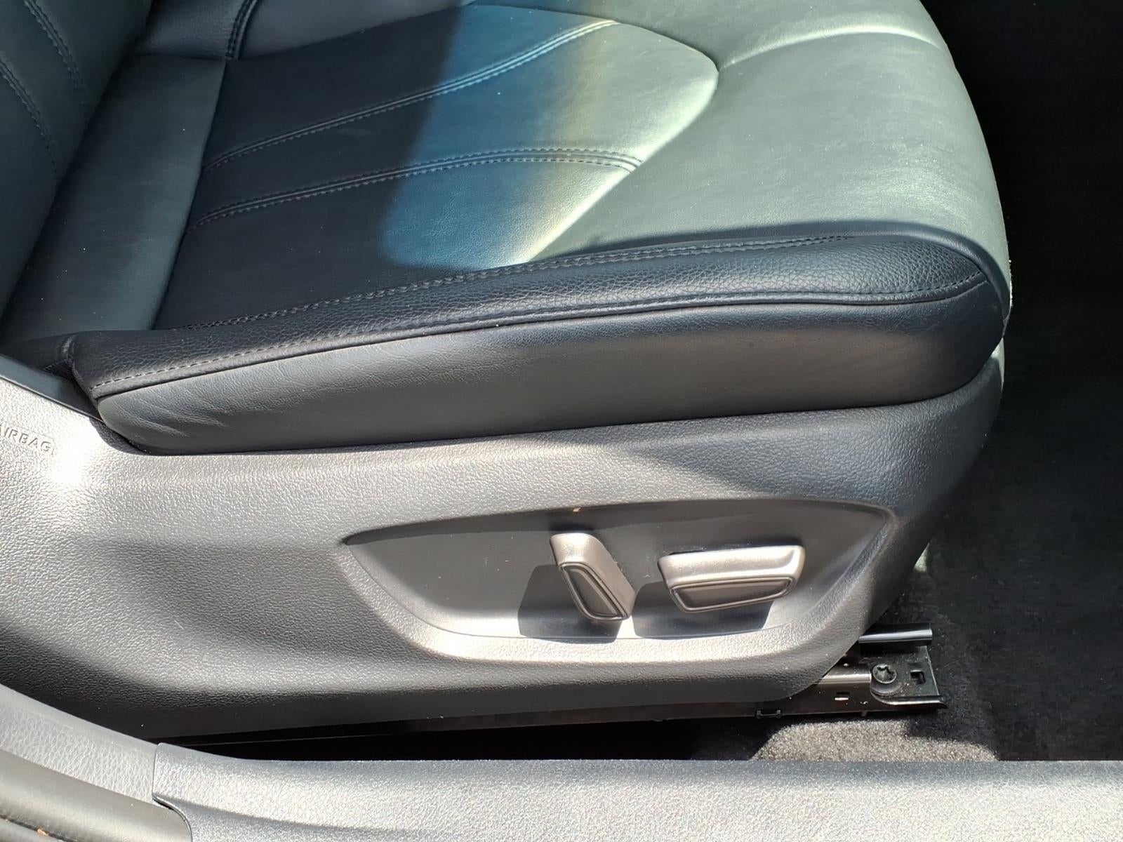 2020 Toyota Avalon Hybrid XLE