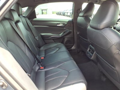 2020 Toyota Avalon Hybrid XLE