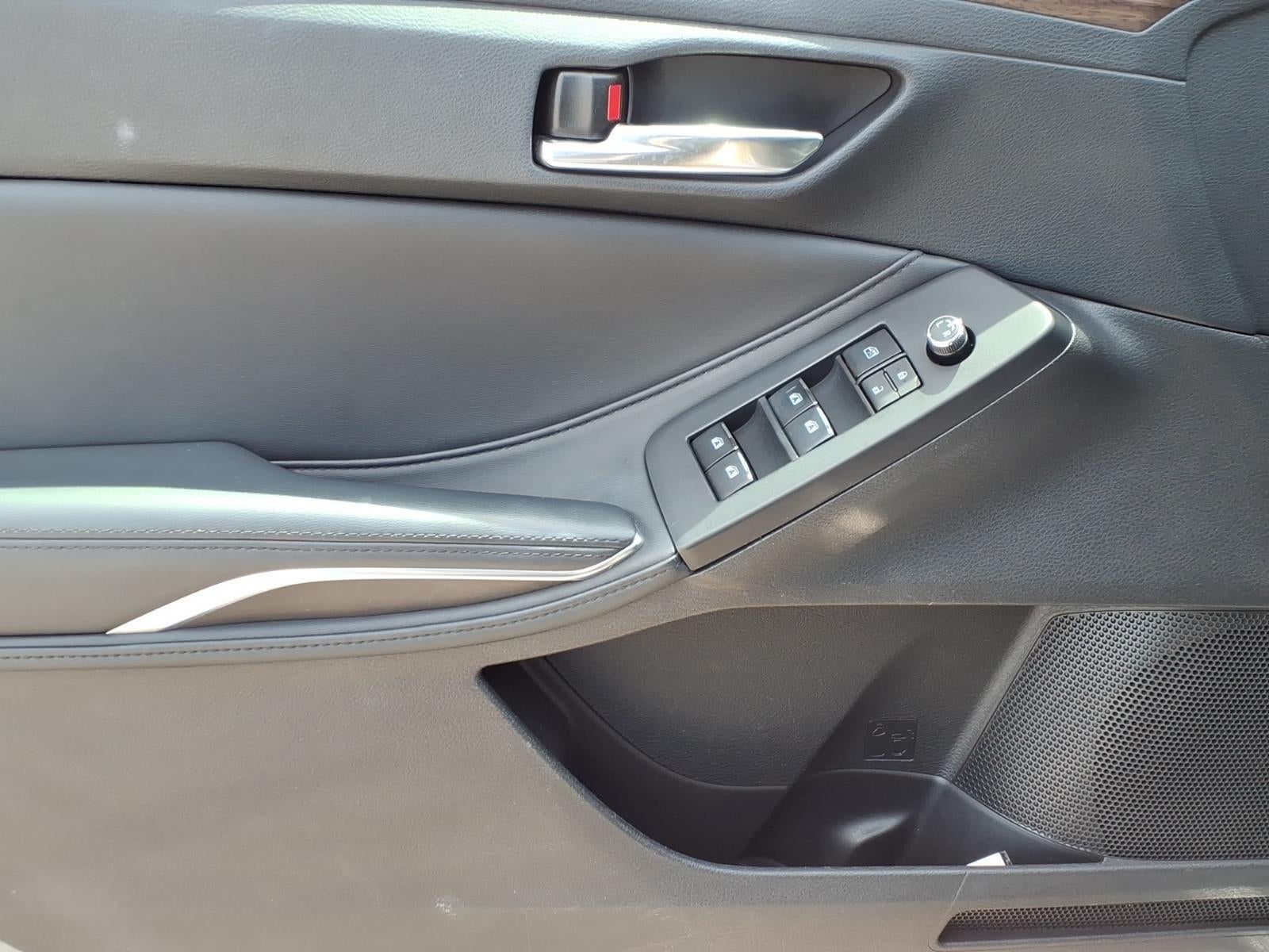2020 Toyota Avalon Hybrid XLE