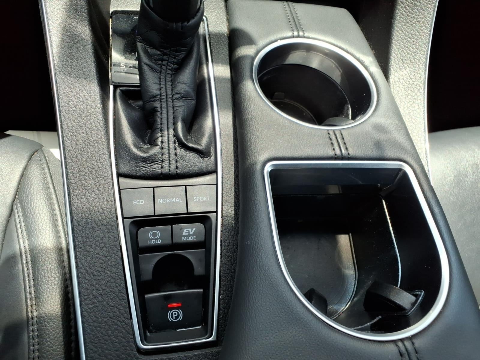 2020 Toyota Avalon Hybrid XLE