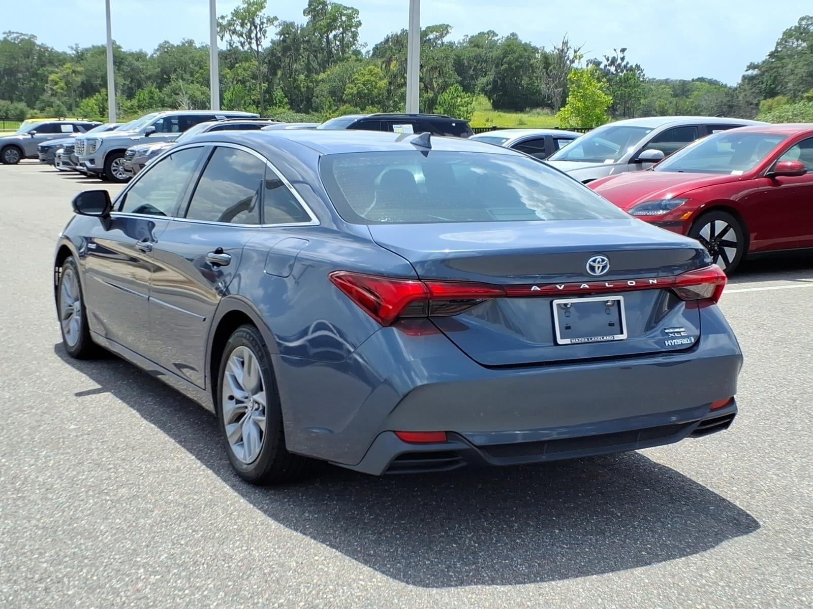 2020 Toyota Avalon Hybrid XLE