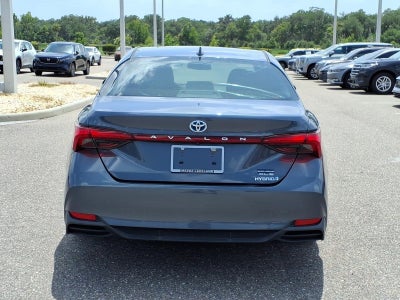 2020 Toyota Avalon Hybrid XLE