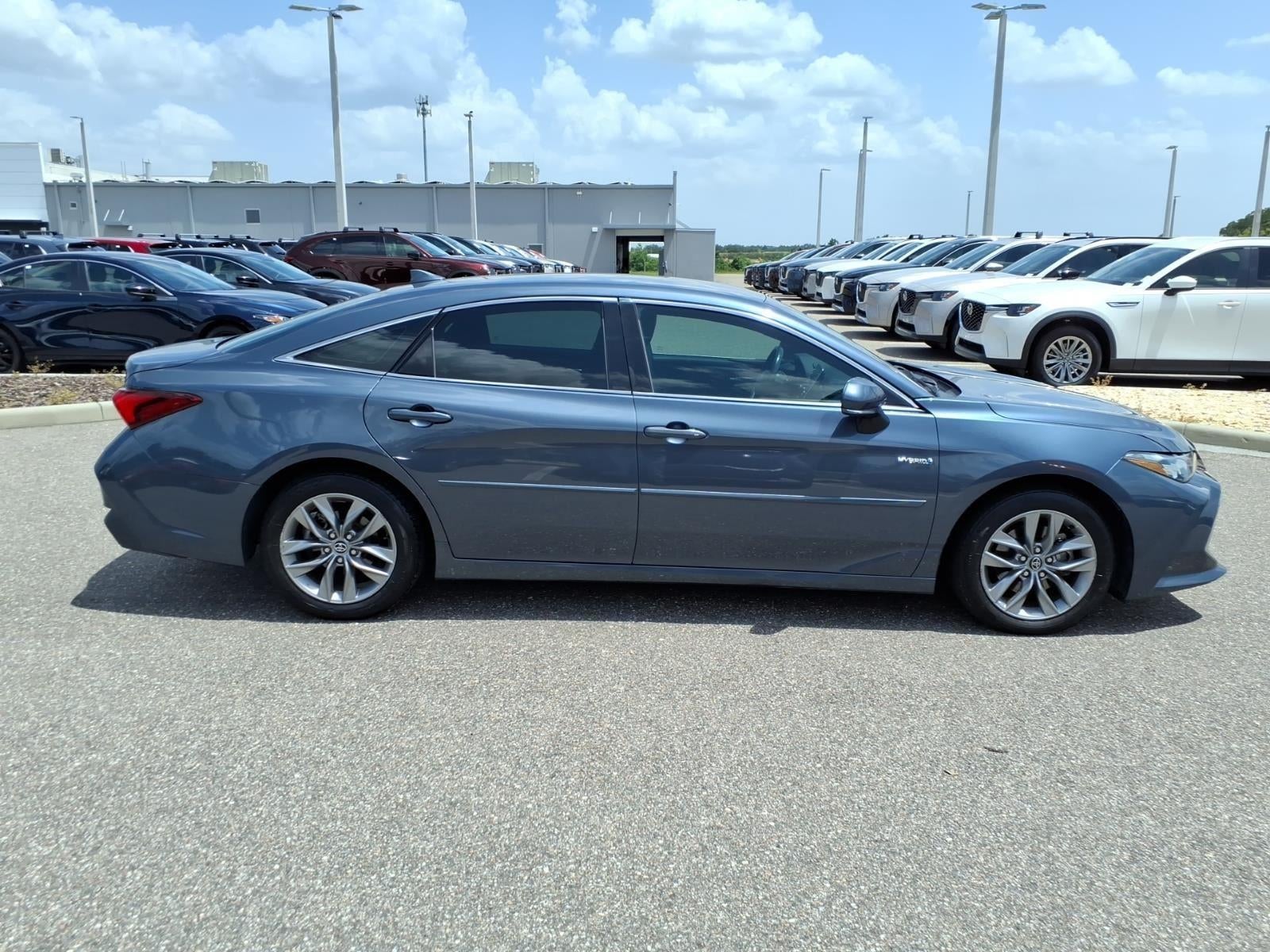 2020 Toyota Avalon Hybrid XLE