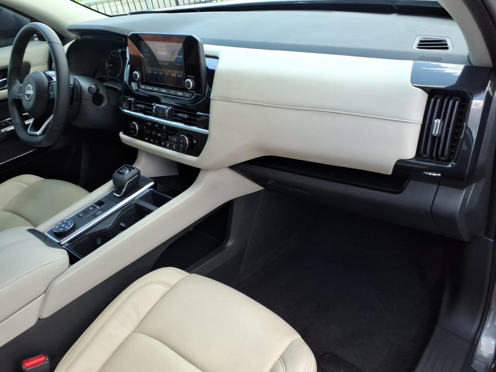 2022 Nissan Pathfinder SV