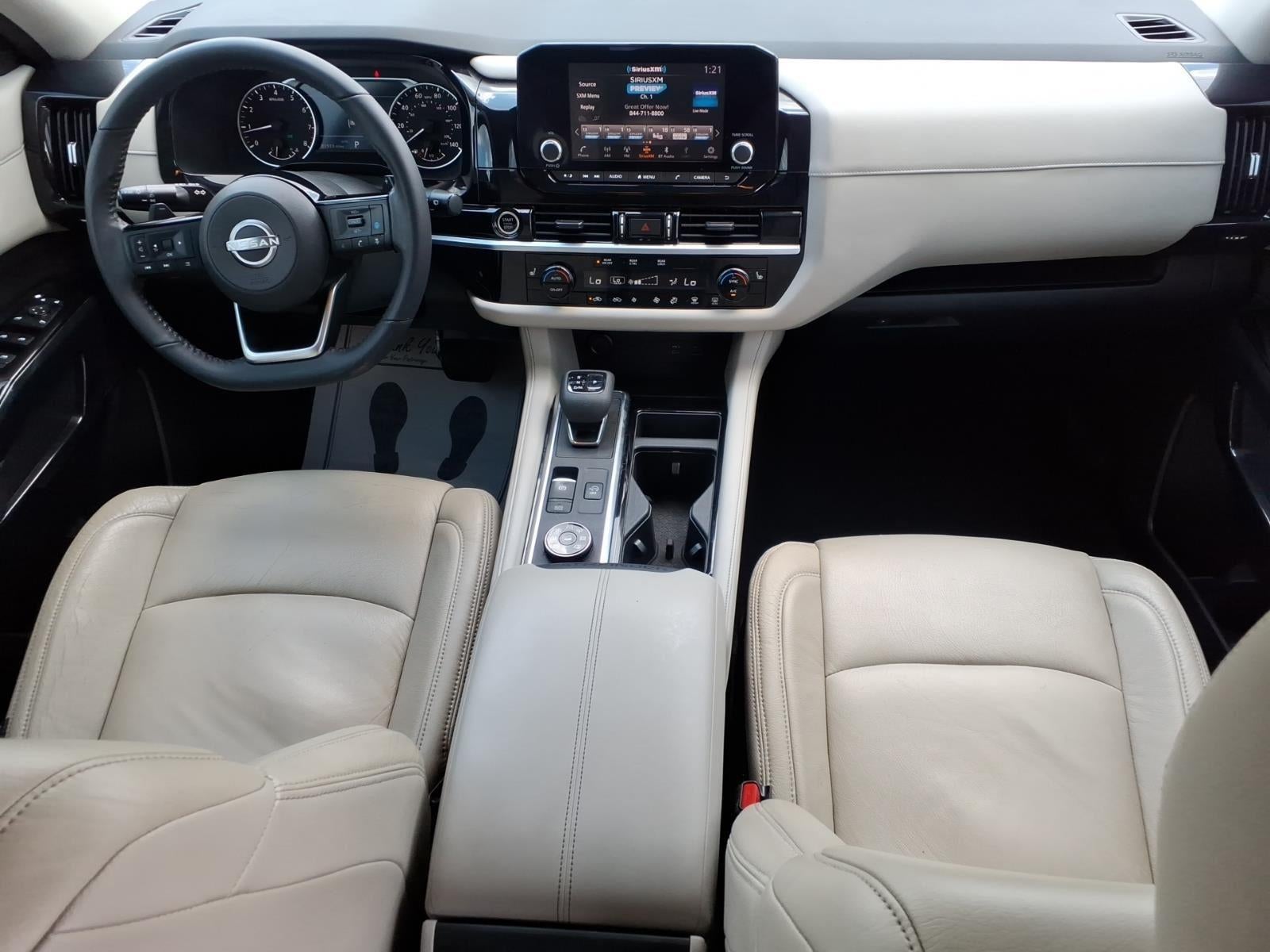 2022 Nissan Pathfinder SV