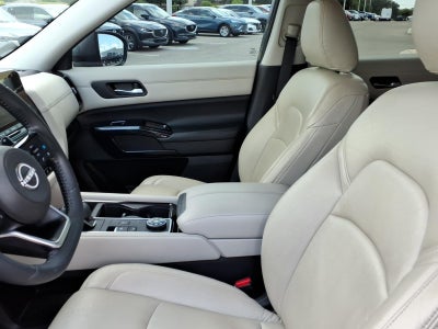 2022 Nissan Pathfinder SV