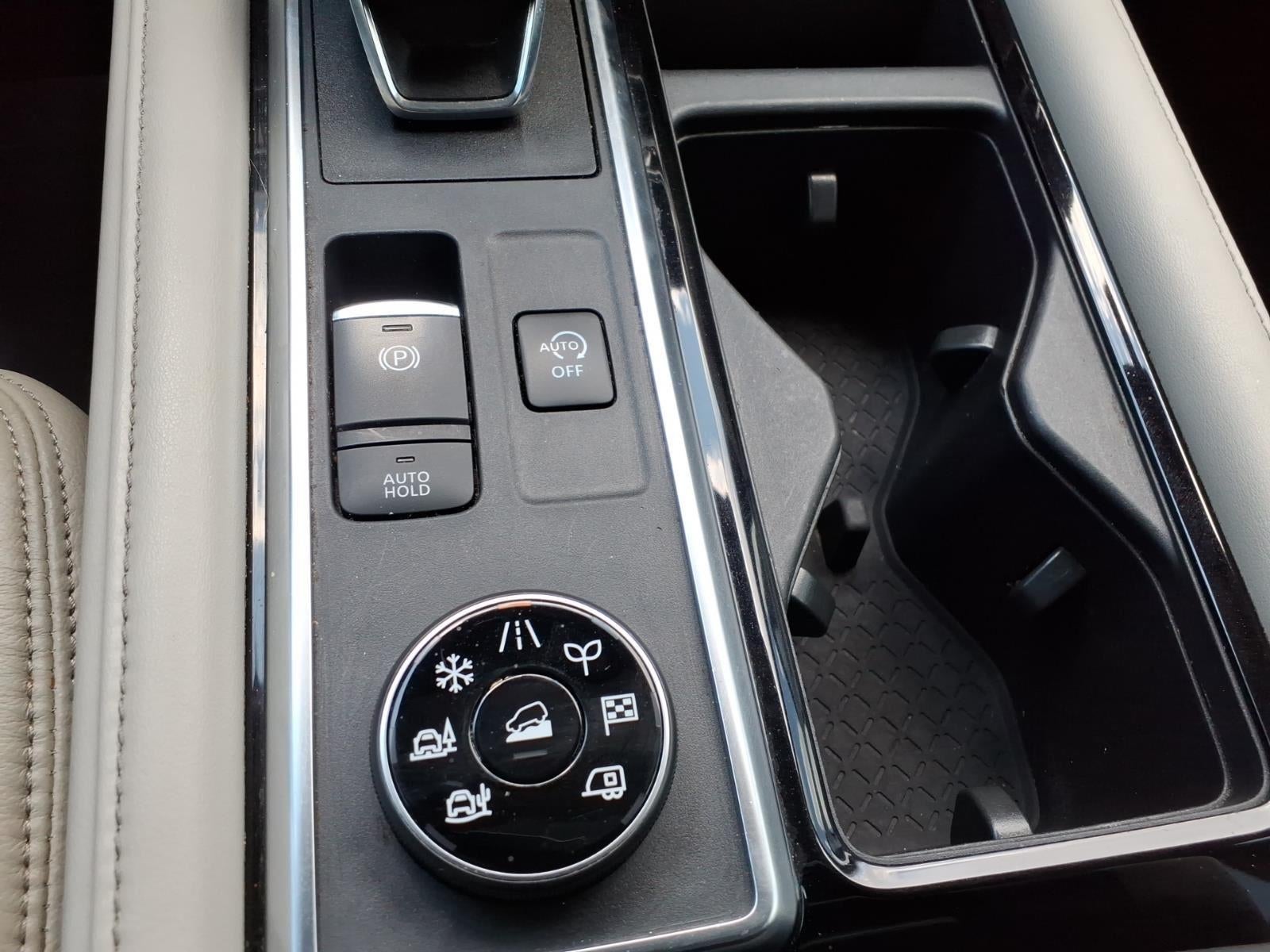 2022 Nissan Pathfinder SV