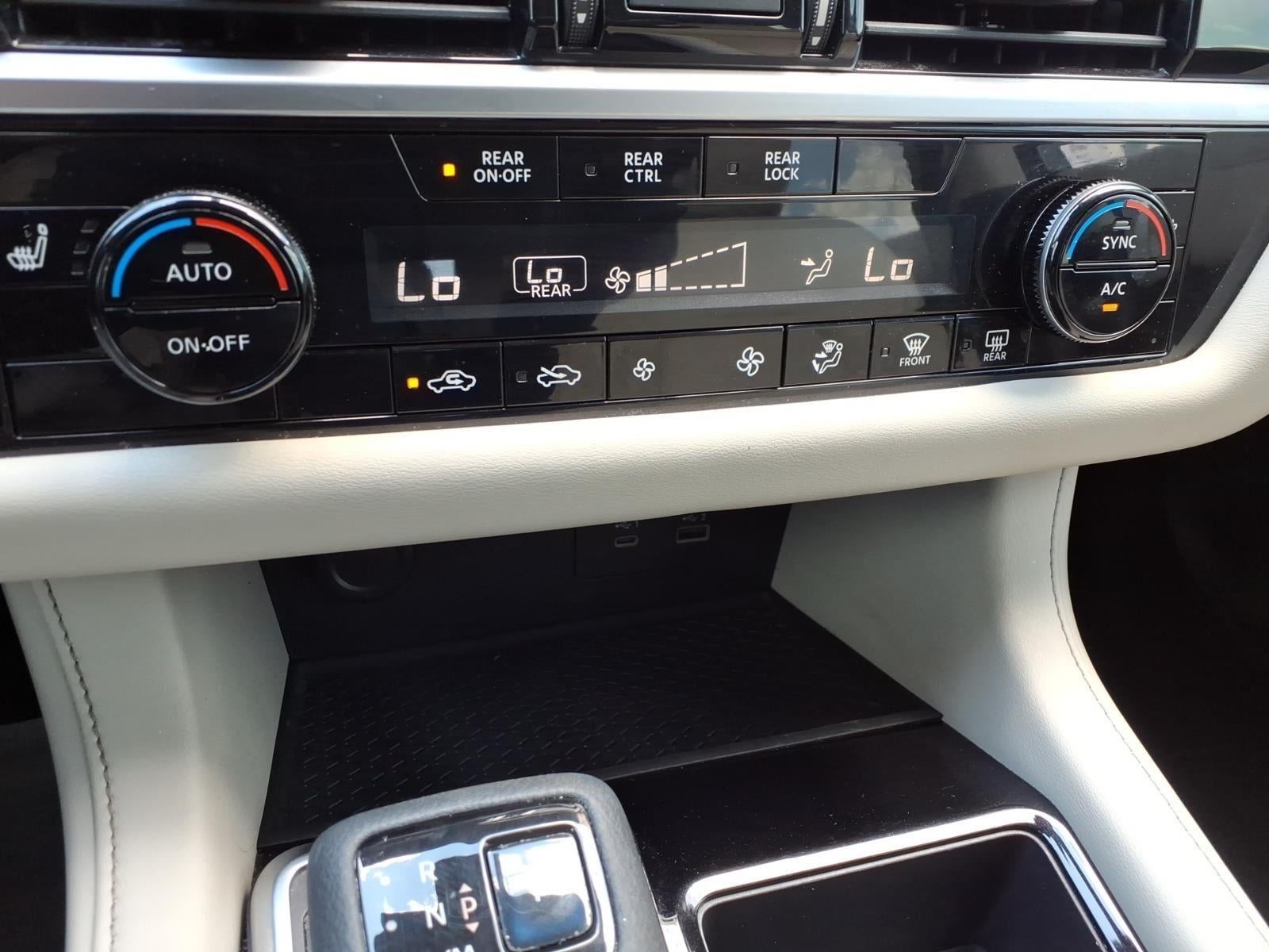 2022 Nissan Pathfinder SV