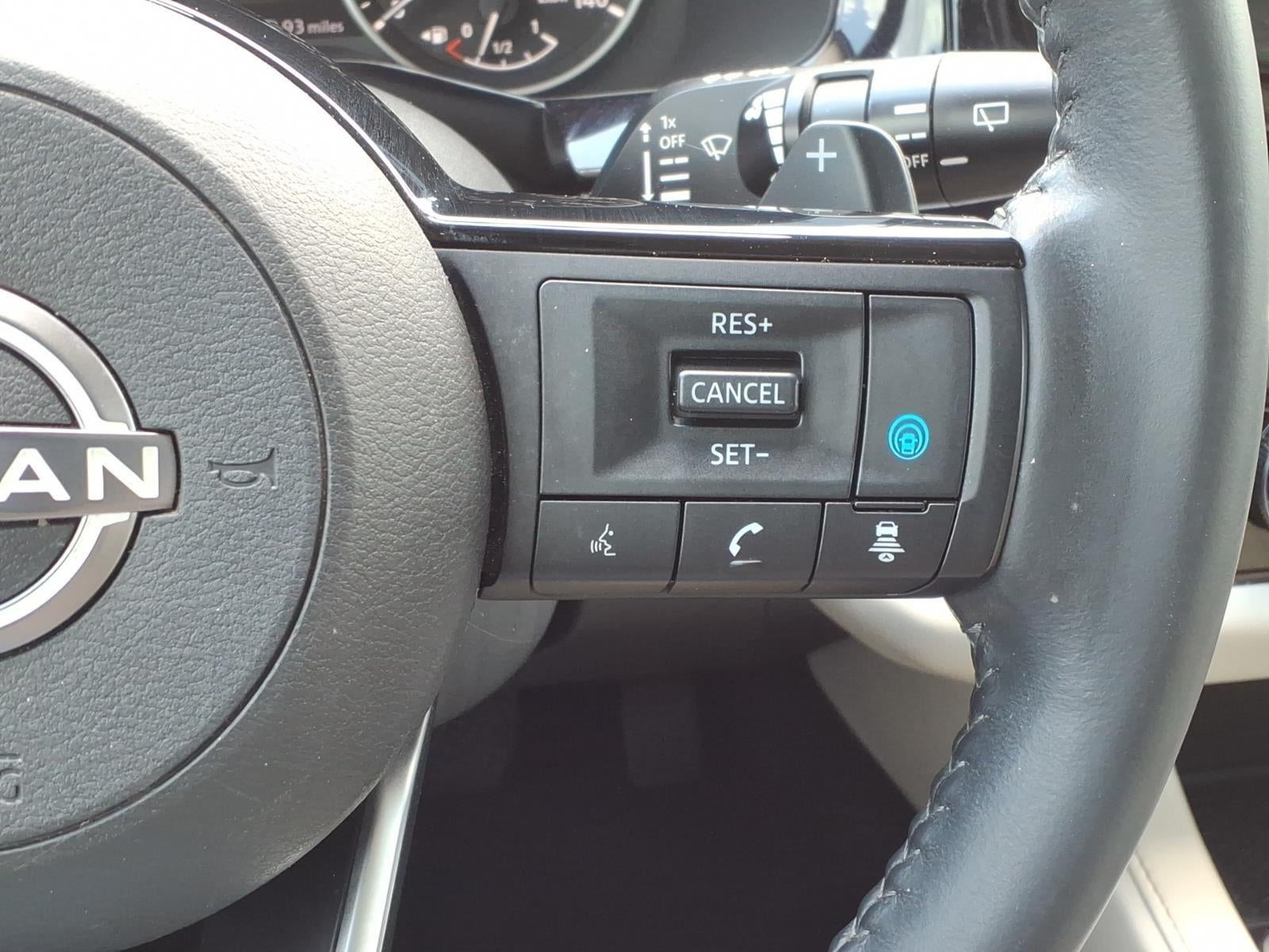 2022 Nissan Pathfinder SV