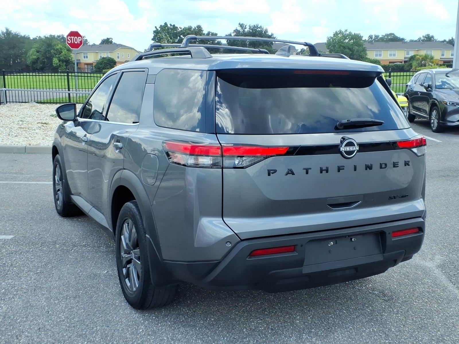 2022 Nissan Pathfinder SV