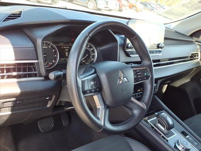 2024 Mitsubishi Outlander SE