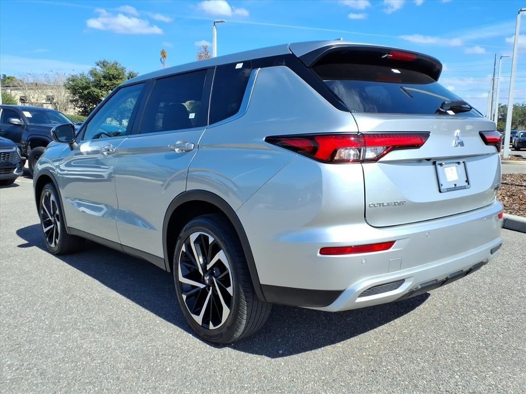 2024 Mitsubishi Outlander SE