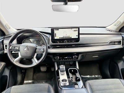 2025 Mitsubishi Outlander SE