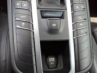 2018 Porsche Macan Base