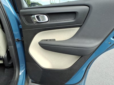 2023 Volvo XC40 Plus Bright Theme