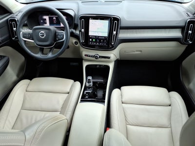 2023 Volvo XC40 Plus Bright Theme